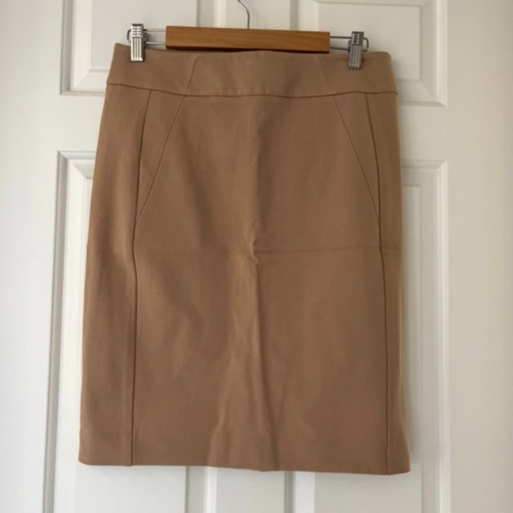 NWT Ann Taylor Camel/Khaki Pencil Skirt Size 8P